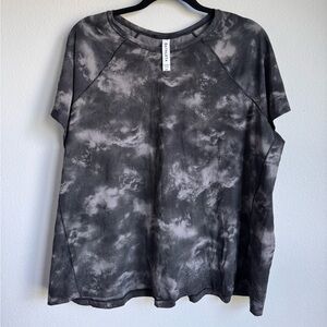 Athleta Black and Gray Short Sleeve Tee